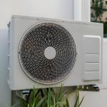 Consumo de un aire acondicionado multisplit 3x1: cuánto gasta al mes